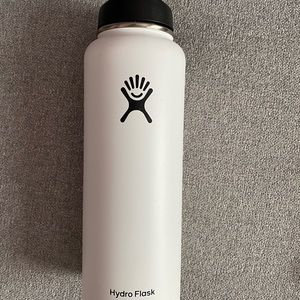 White Hydro Flask With Straw Lid